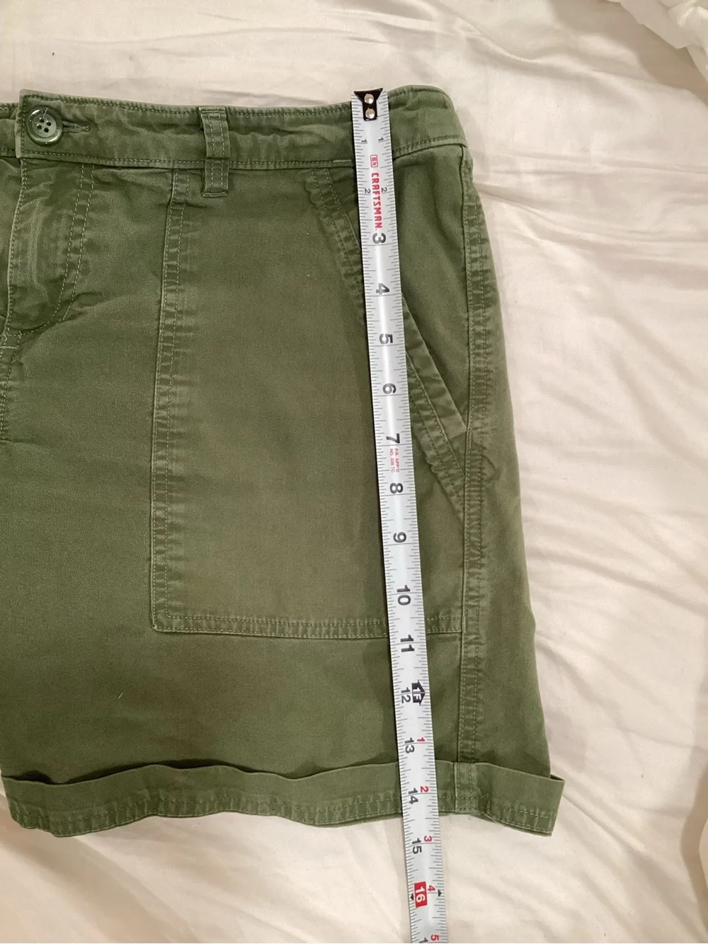 Patagonia Woman’s Olive khaki Utility Roll Cuff Shorts 8 - Picture 4 of 11